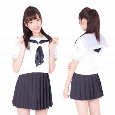 可愛くキュートな女子高生制服